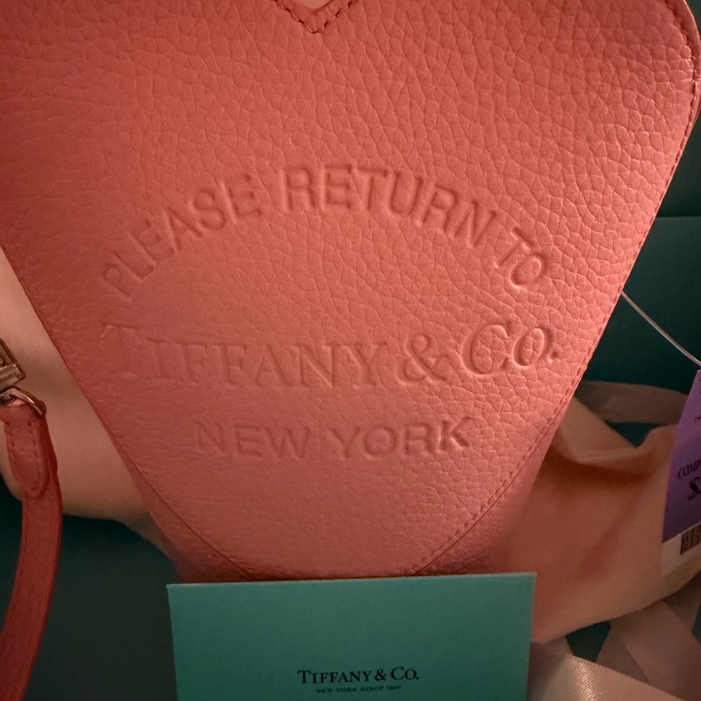 NWT Tiffany & Co.Pink Pebble Leather Heart-Shaped Crossbody bucket bag - Picture 6 of 8